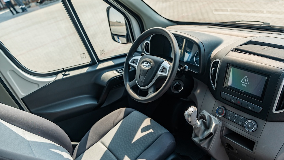 Radio and USB with multi-function steering wheel